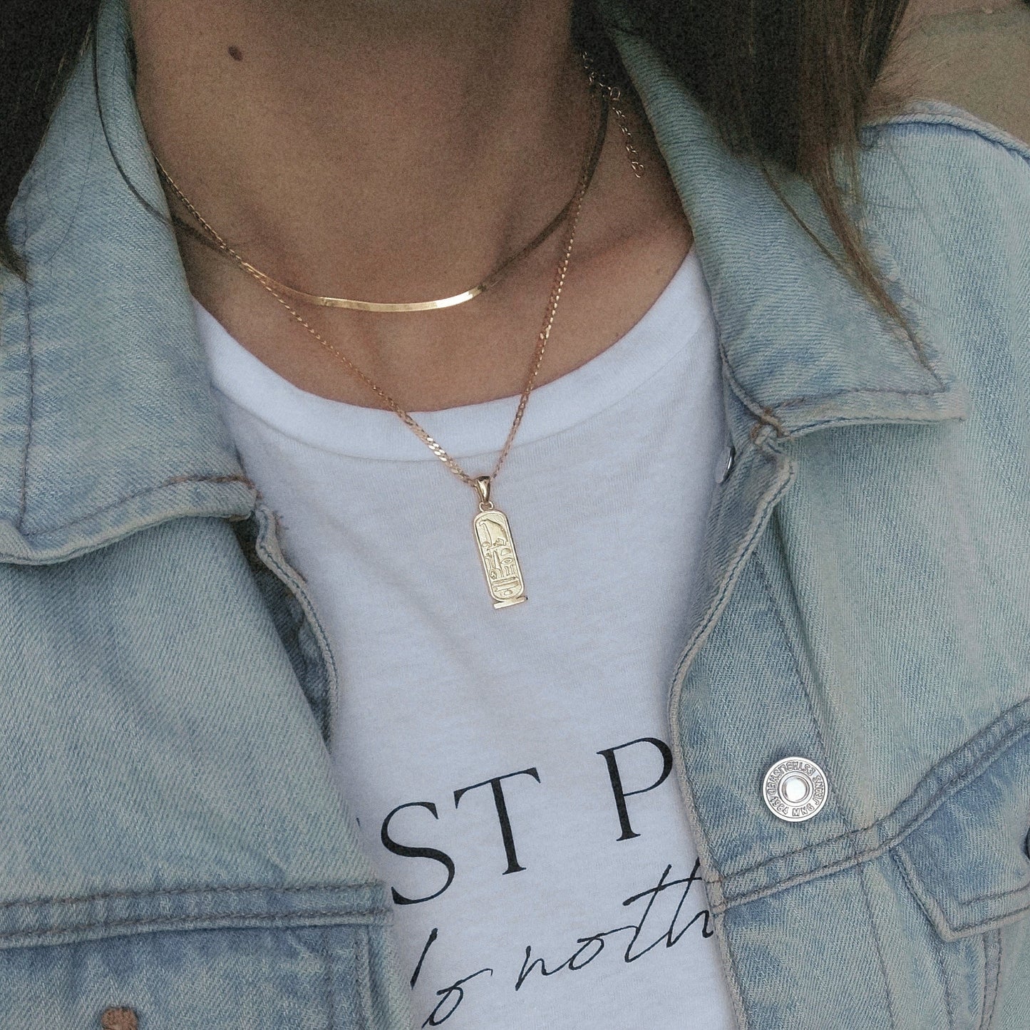 Nefertari, por la que brilla el sol.